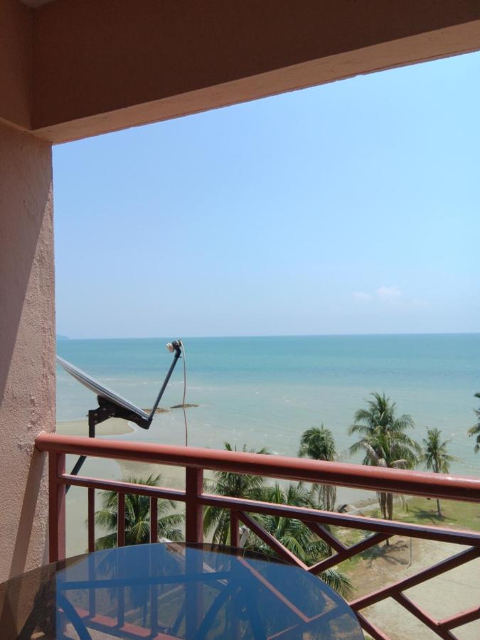 Adelia Beach View Paradise Lagoon Apartment Port Dickson Exterior photo